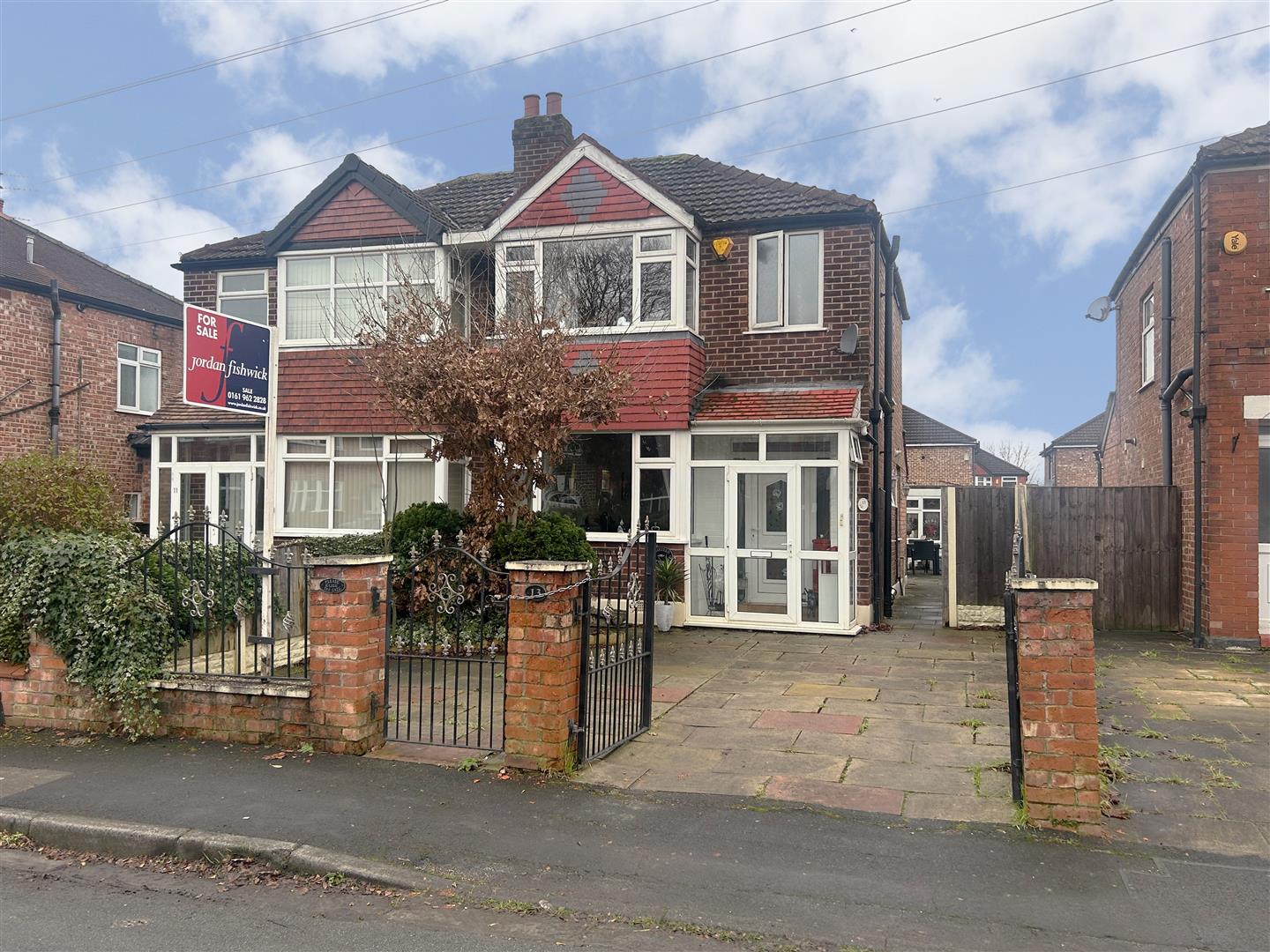 Bamber Avenue, Sale
